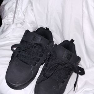 Midnight Black DC size 8 1/2 Mens Shoes